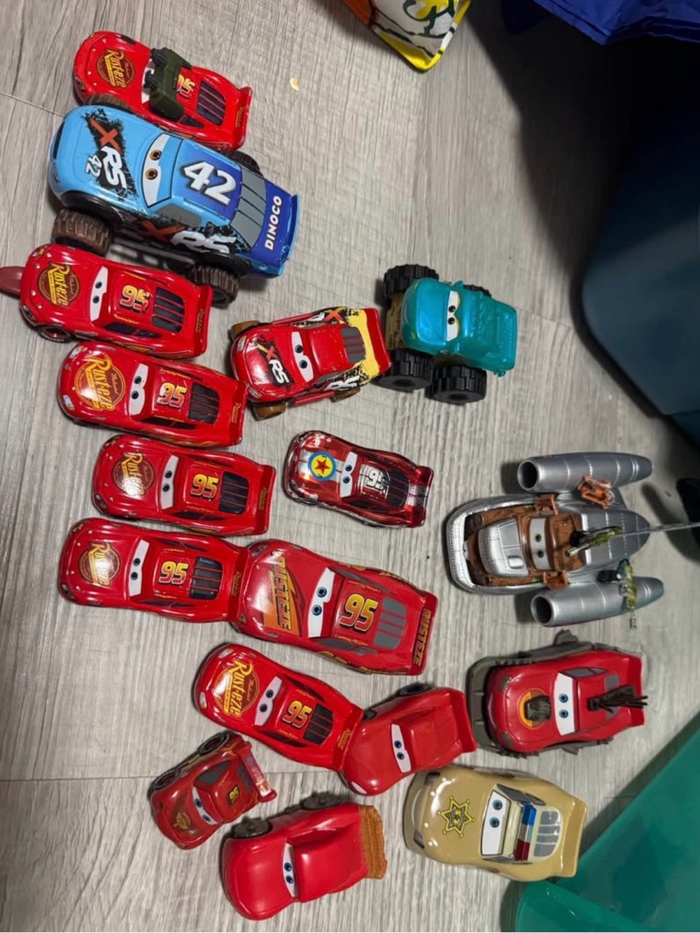 Cars Assorted Lightning McQueen & Character Vehicle Toy Set - Red and Multi
